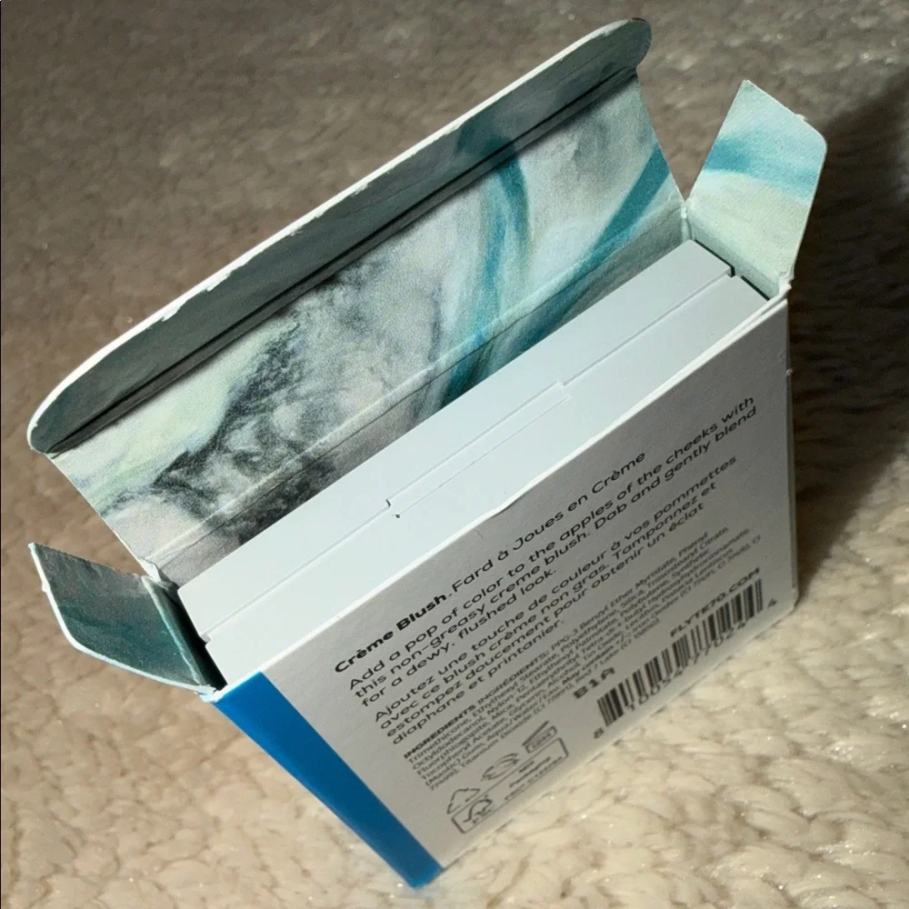 FLYTE.70 HazyCheek Crème Blush